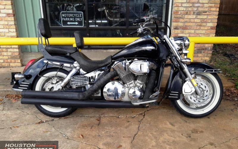 2007 Honda VTX1300R Used Cruiser Streetbike Motorcycle For Sale Located In Houston Texas (3)