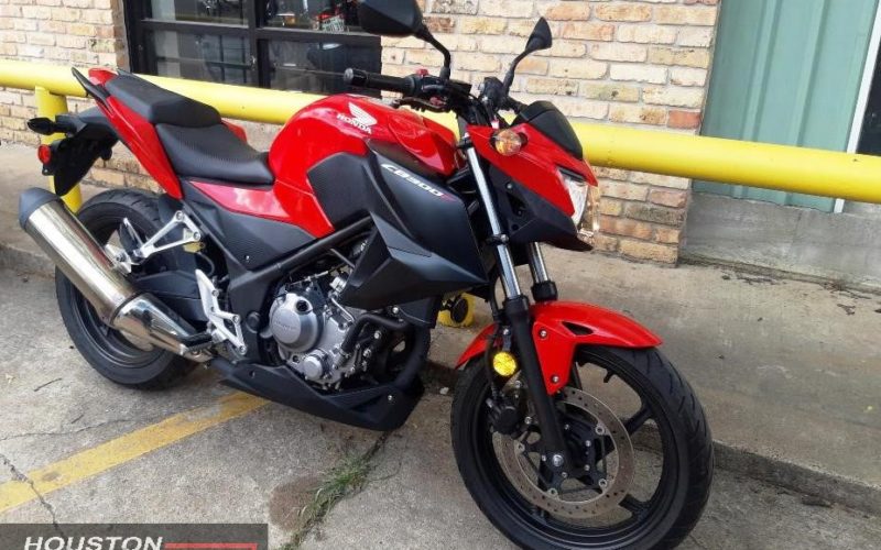 2015 Honda CB300F Standard Streetbike Motorcycle For Sale Located In Houston Texas (4)