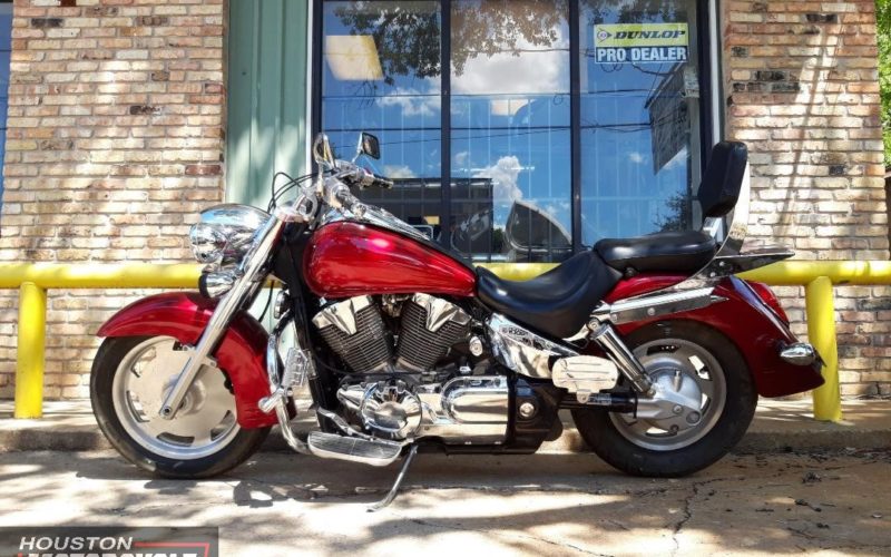 2005 Honda VTX1300R Retro Used Cruiser streetbike motorcycle for sale located in houston texas usa (3)