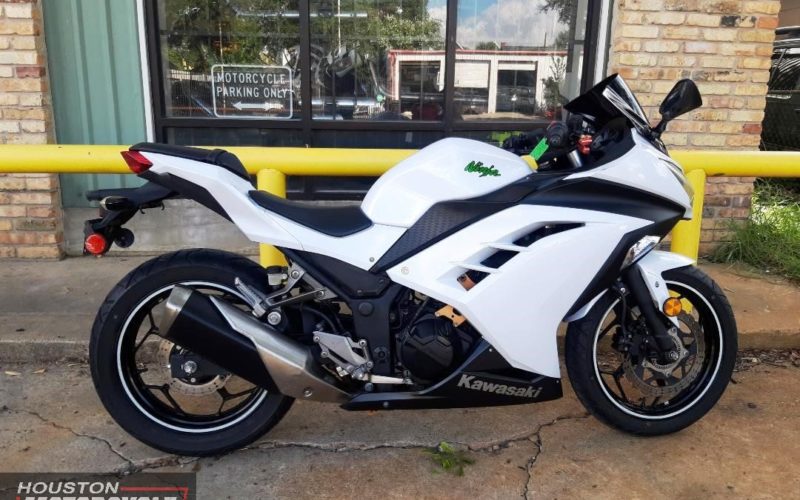2015 Kawasaki Ninja 300 EX300 ABS Used Sportbike Streetbike Motorcycle For Sale Located In Houston Texas (2)
