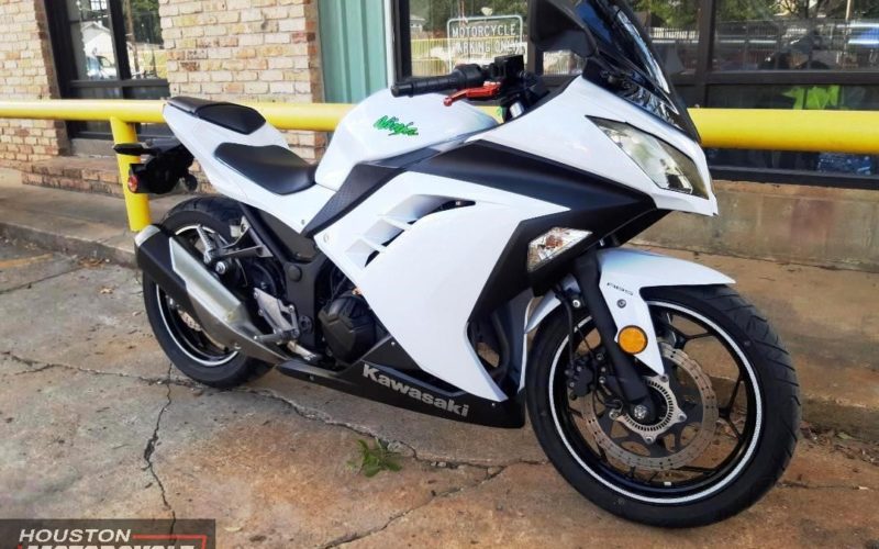 2015 Kawasaki Ninja 300 EX300 ABS Used Sportbike Streetbike Motorcycle For Sale Located In Houston Texas (4)