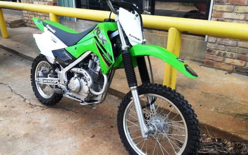2022 Kawasaki KLX140R Used Dirt Bike Off Road Bike Entry Level Begginer Motorcycle Electric Start For Sale Located In Houston Texas (3)