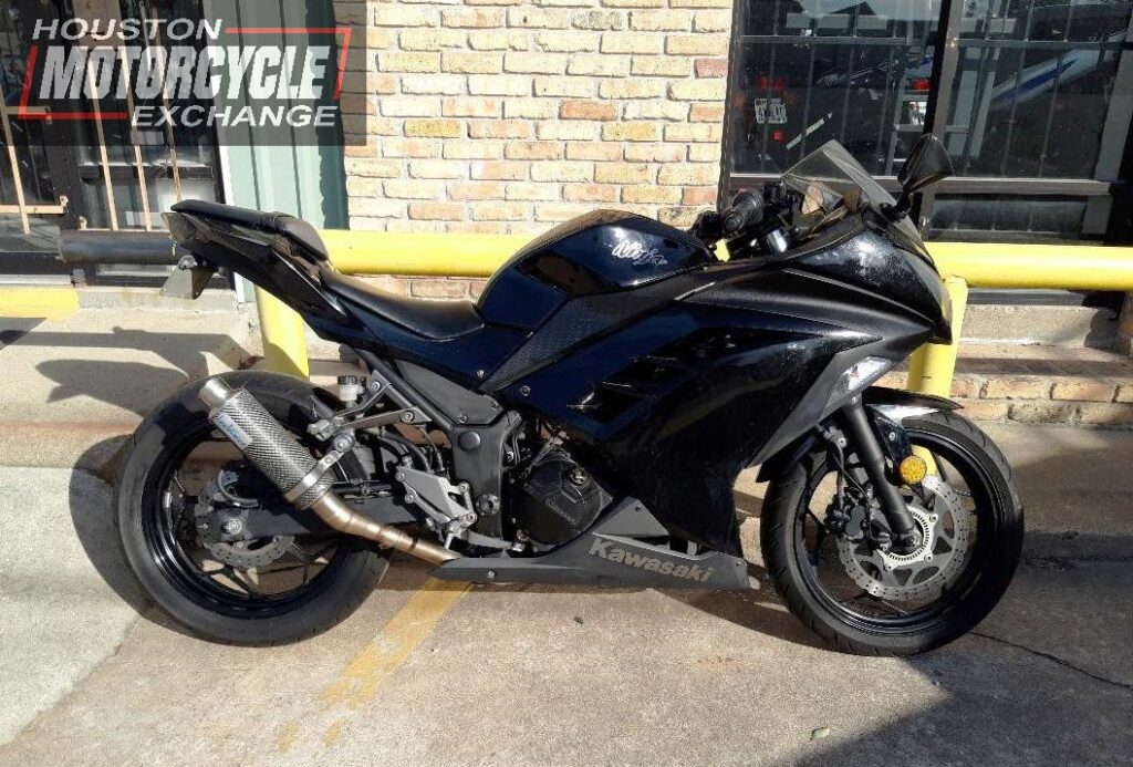 Kawasaki ninja 300 online used