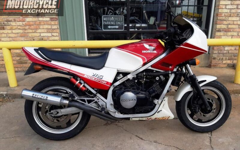 1983 Honda VF750F Interceptor Used Sport bike Street bike Motorcycle for sale located in houston texas USA (3)