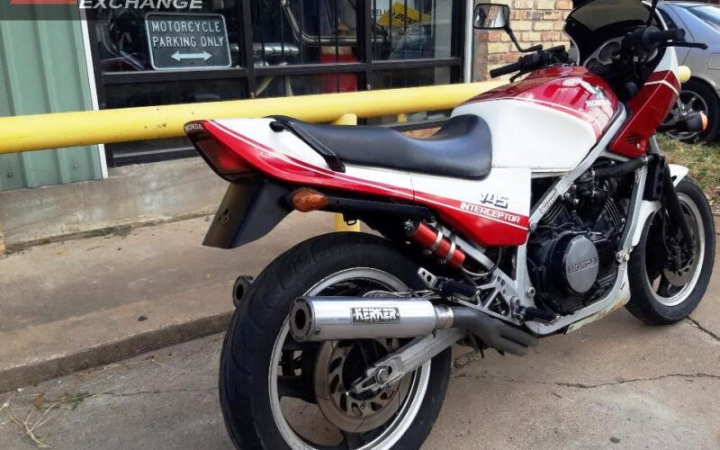 1983 Honda VF750F Interceptor Used Sport bike Street bike Motorcycle for sale located in houston texas USA (6)