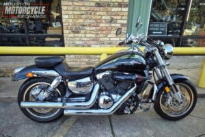 2004 Kawasaki Mean Streak VN1600 Used Cruiser Street Bike Motorcycle for sale located in houston texas (2)