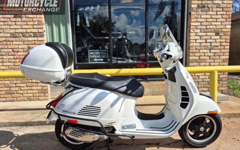 2013 Vespa Piaggio GTS 300 i.e. Super Used Scooter Street Bike Motorcycle For Sale Located In Houston Texas USA (3)