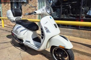 2013 Vespa Piaggio GTS 300 i.e. Super Used Scooter Street Bike Motorcycle For Sale Located In Houston Texas USA (4)