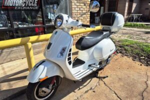 2013 Vespa Piaggio GTS 300 i.e. Super Used Scooter Street Bike Motorcycle For Sale Located In Houston Texas USA (5)