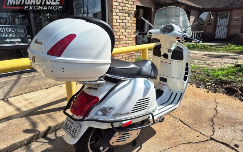 2013 Vespa Piaggio GTS 300 i.e. Super Used Scooter Street Bike Motorcycle For Sale Located In Houston Texas USA (7)