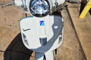 2013 Vespa Piaggio GTS 300 i.e. Super Used Scooter Street Bike Motorcycle For Sale Located In Houston Texas USA (8)