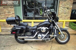 2007 Kawasaki Vulcan 1500 Classic VN 1500 Bat Wing Fairing Used Cruiser Street Bike Motorcycle For Sale Located In Houston Texas USA (2)