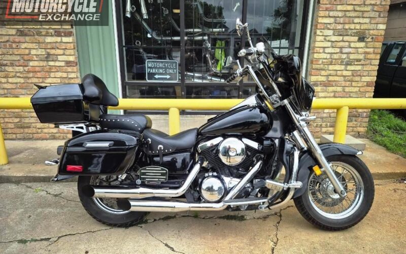 2007 Kawasaki Vulcan 1500 Classic VN 1500 Bat Wing Fairing Used Cruiser Street Bike Motorcycle For Sale Located In Houston Texas USA (2)