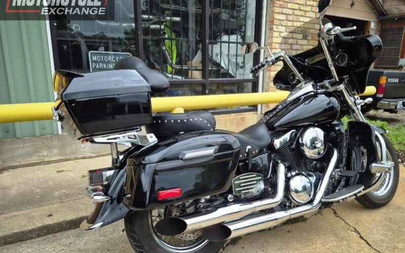 2007 Kawasaki Vulcan 1500 Classic VN 1500 Bat Wing Fairing Used Cruiser Street Bike Motorcycle For Sale Located In Houston Texas USA (4)