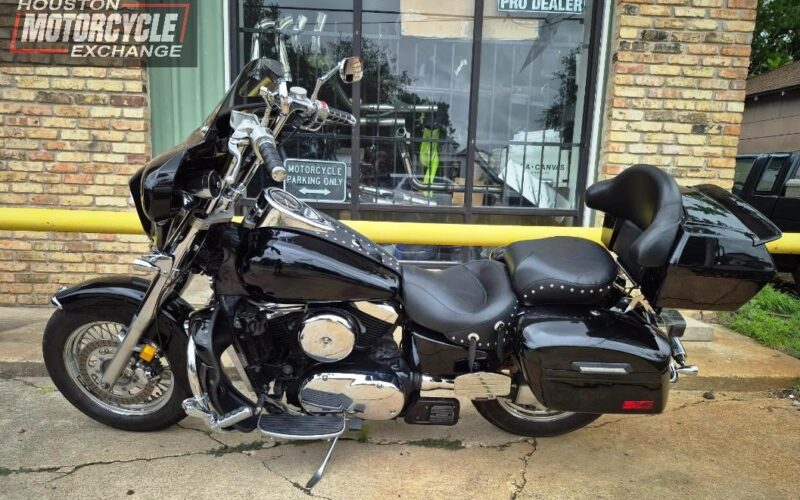 2007 Kawasaki Vulcan 1500 Classic VN 1500 Bat Wing Fairing Used Cruiser Street Bike Motorcycle For Sale Located In Houston Texas USA (5)