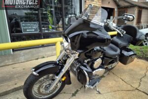 2007 Kawasaki Vulcan 1500 Classic VN 1500 Bat Wing Fairing Used Cruiser Street Bike Motorcycle For Sale Located In Houston Texas USA (6)