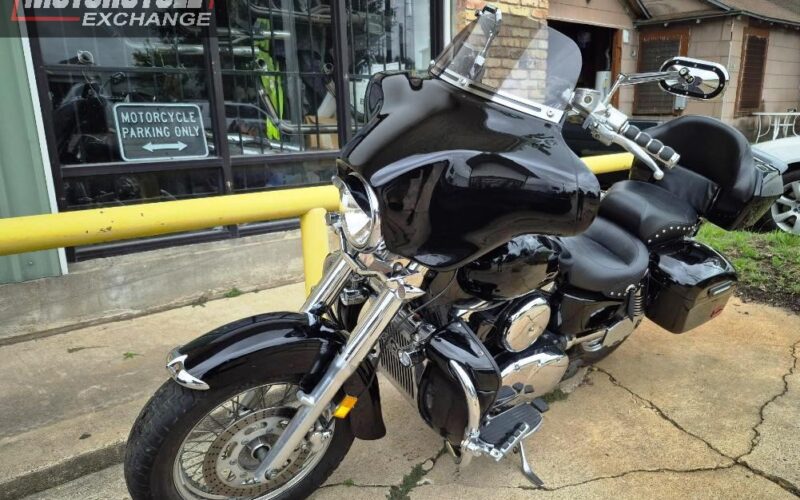 2007 Kawasaki Vulcan 1500 Classic VN 1500 Bat Wing Fairing Used Cruiser Street Bike Motorcycle For Sale Located In Houston Texas USA (6)
