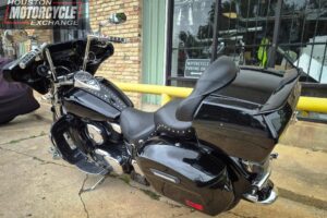 2007 Kawasaki Vulcan 1500 Classic VN 1500 Bat Wing Fairing Used Cruiser Street Bike Motorcycle For Sale Located In Houston Texas USA (7)