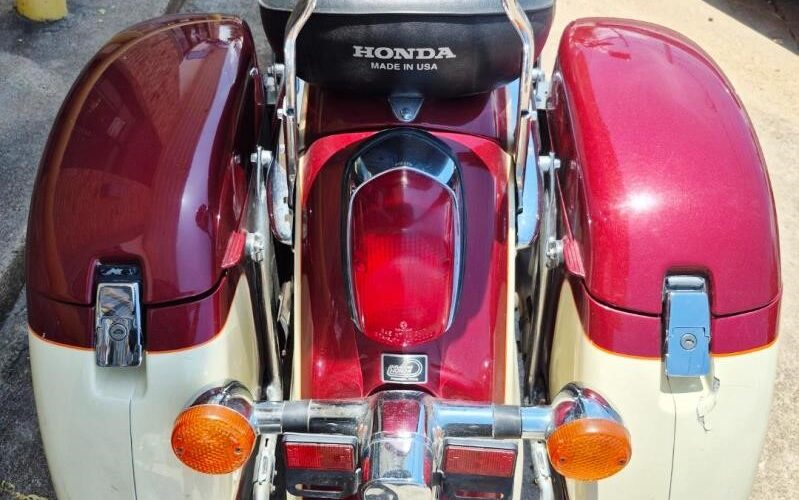 1998 Honda Valkyrie Tourer GL_1500_CT Street_Bike Motorcycle For Sale Located In Hoston Texas motorcycle for sale Houston Used motorcycles for sale Motorcycle Shop (11)