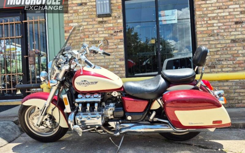 1998 Honda Valkyrie Tourer GL_1500_CT Street_Bike Motorcycle For Sale Located In Hoston Texas motorcycle for sale Houston Used motorcycles for sale Motorcycle Shop (2)