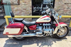 1998 Honda Valkyrie Tourer GL_1500_CT Street_Bike Motorcycle For Sale Located In Hoston Texas motorcycle for sale Houston Used motorcycles for sale Motorcycle Shop (3)