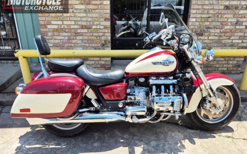 1998 Honda Valkyrie Tourer GL_1500_CT Street_Bike Motorcycle For Sale Located In Hoston Texas motorcycle for sale Houston Used motorcycles for sale Motorcycle Shop (3)